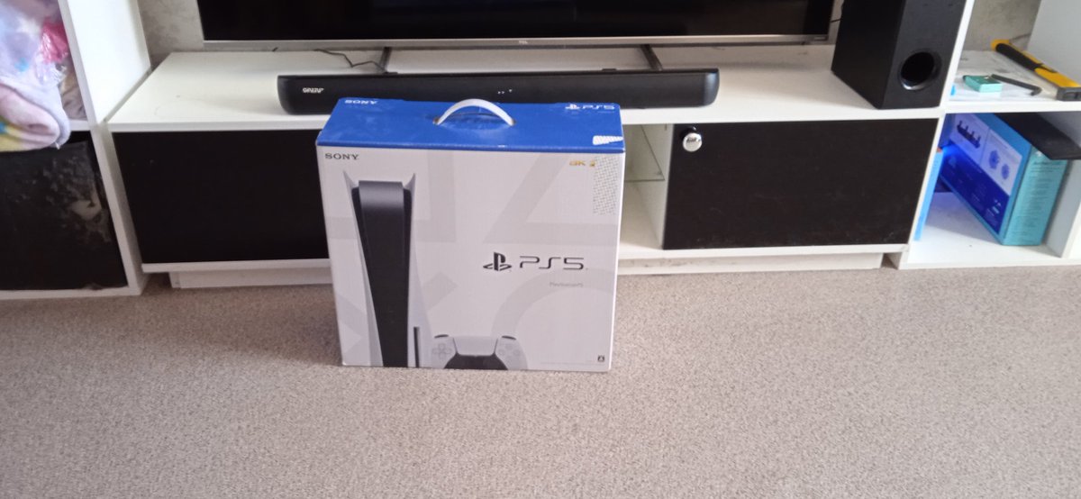 dragonslayer253's tweet photo. Добро пожаловать #PlayStation5 #SONY https://t.co/C8AXPKTjQ0