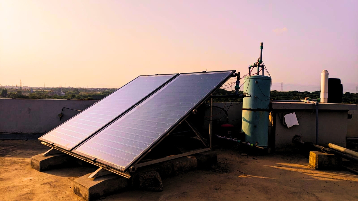 Research_NUST's tweet image. Dr. @asifkhoja #NUST in collab with @UniStavanger proposed Parabolic trough collector (PTC) based #solarenergy system for #oilrefineries to mitigate #fossilfuel usage &amp;amp; #greenhouse emissions for cost-cutting and greener future. @sciencedirect #NUSTResearch
doi.org/10.1016/j.csit…