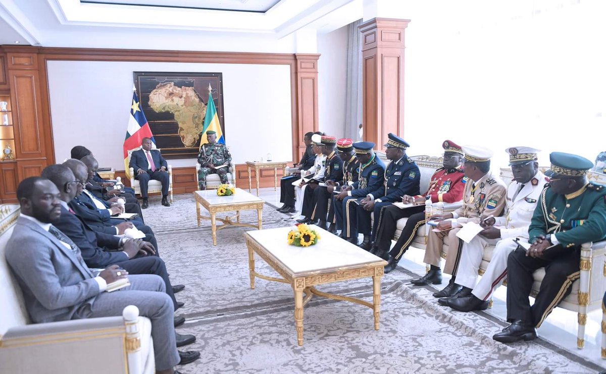 🇬🇦#Gabon, Le président de la transition le général @BriceOligui a reçu le 5 septembre 2023, le président 🇨🇫centrafricain, <a href="/FA_Touadera/">Faustin-Archange Touadéra</a>, désigné médiateur dans la crise, par la <a href="/CEEAC_ECCAS/">CEEAC_ECCAS</a> . Il a déclaré avoir pour mission d'engager des pourparlers avec tous les acteurs gabonais