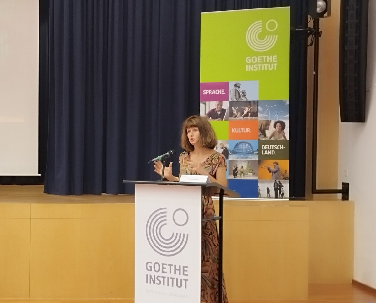 nacho_salcedo's tweet photo. Muy recomendable seguir el streaming de esta presentación del proyecto #Deconfining del @GIMadrid. Ya con Antonia Blau, su directora. Gracias a Giulia Cigna por la organización y la invitación. Mucho que aprender. https://t.co/fADJgrS5hN