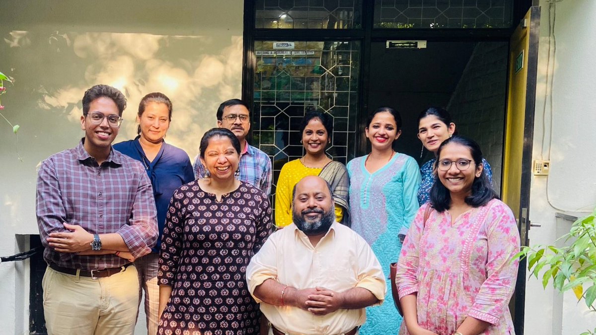 SupportMilaan's tweet photo. Our dedicated team members from UP, MP, and Karnataka converged for an insightful 2-day workshop this week. Facilitated by the brilliant minds at @IDinsight, we delved deep into refining our #TheoryOfChange. This gathering was made possible thanks to @EchidnaGiving's support. https://t.co/5oIG84JqBU
