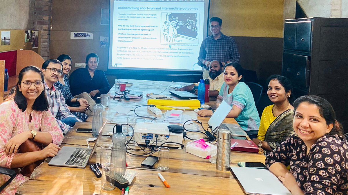 SupportMilaan's tweet photo. Our dedicated team members from UP, MP, and Karnataka converged for an insightful 2-day workshop this week. Facilitated by the brilliant minds at @IDinsight, we delved deep into refining our #TheoryOfChange. This gathering was made possible thanks to @EchidnaGiving's support. https://t.co/5oIG84JqBU