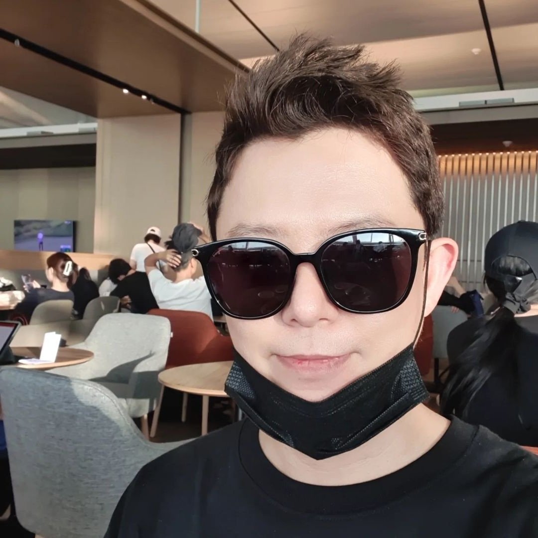 xx19960907xx's tweet photo. 인스타 열자마자 토니오빠 나오니까 현실인가 싶어 손끝을 뚝딱이면서 다시 확인하고 또 하고, 동물농장 출퇴근 후기들🤍 꼬박꼬박 잘 받아보고서도 한번도 못 본 것처럼 새삼 심하게 반가웠다. 우연일까, 날짜를 의식했을까 생각하다가 무엇이든 다 감동 포인트라서 신나는 지금 이 순간 ❤️ https://t.co/11p71WtTRl