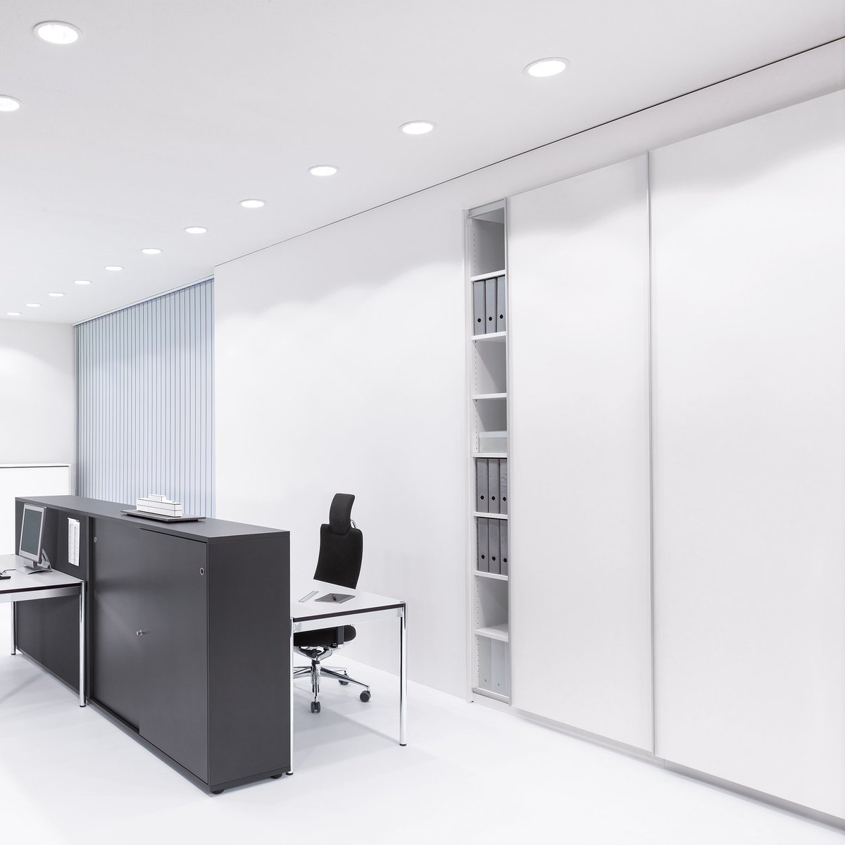 BST full height storage can be integrated into an alcove and give you a feeling of seamless design.
werner-works.de/en/office-furn…

byensemble.com

#wearebyensemble #wernerworks #storage #tallstorage #slidingdoor #slidingdoorstorage #commercialfurniture #officefurniture