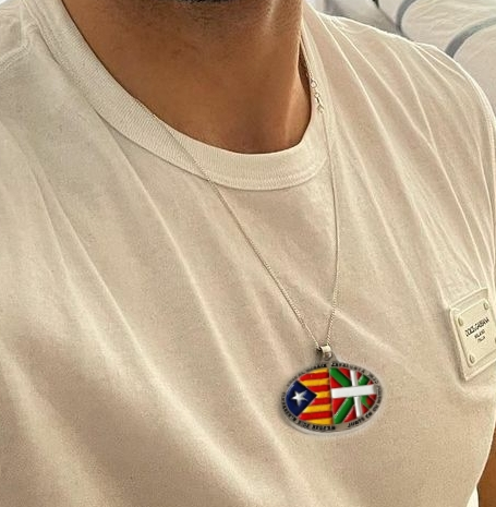 Pregunta seriosa: qui creieu que ha fet més per la independència de Catalunya, Carles Puigdemont o el Kun Agüero?