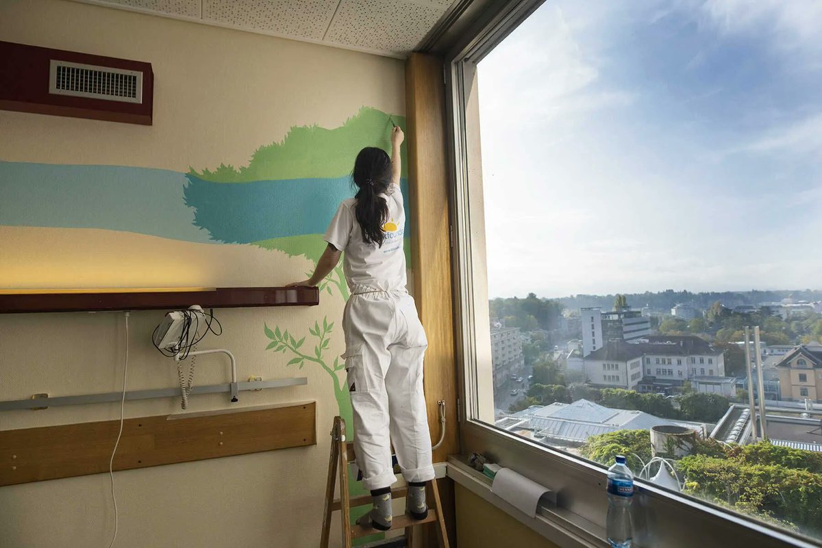 OneInAnARMY's tweet image. In the picturesque city of Geneva, Switzerland, the @AnoukFoundation stands as a beacon of hope and healing. Founded with a profound vision to harness the power of art therapy, this remarkable organization has been transforming lives, one brushstroke at a time.

#DrawWithRM