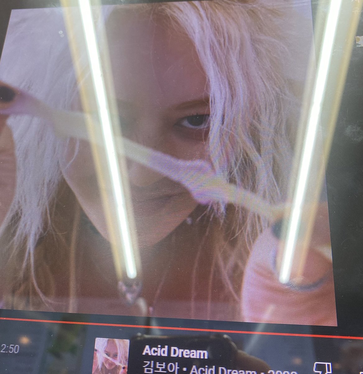 k_bbdd's tweet photo. 매장에서 보아언니 노래 돌리기ㅣ

#김보아 #KIMBOA #AcidDream https://t.co/Dyhc5F2Kd2