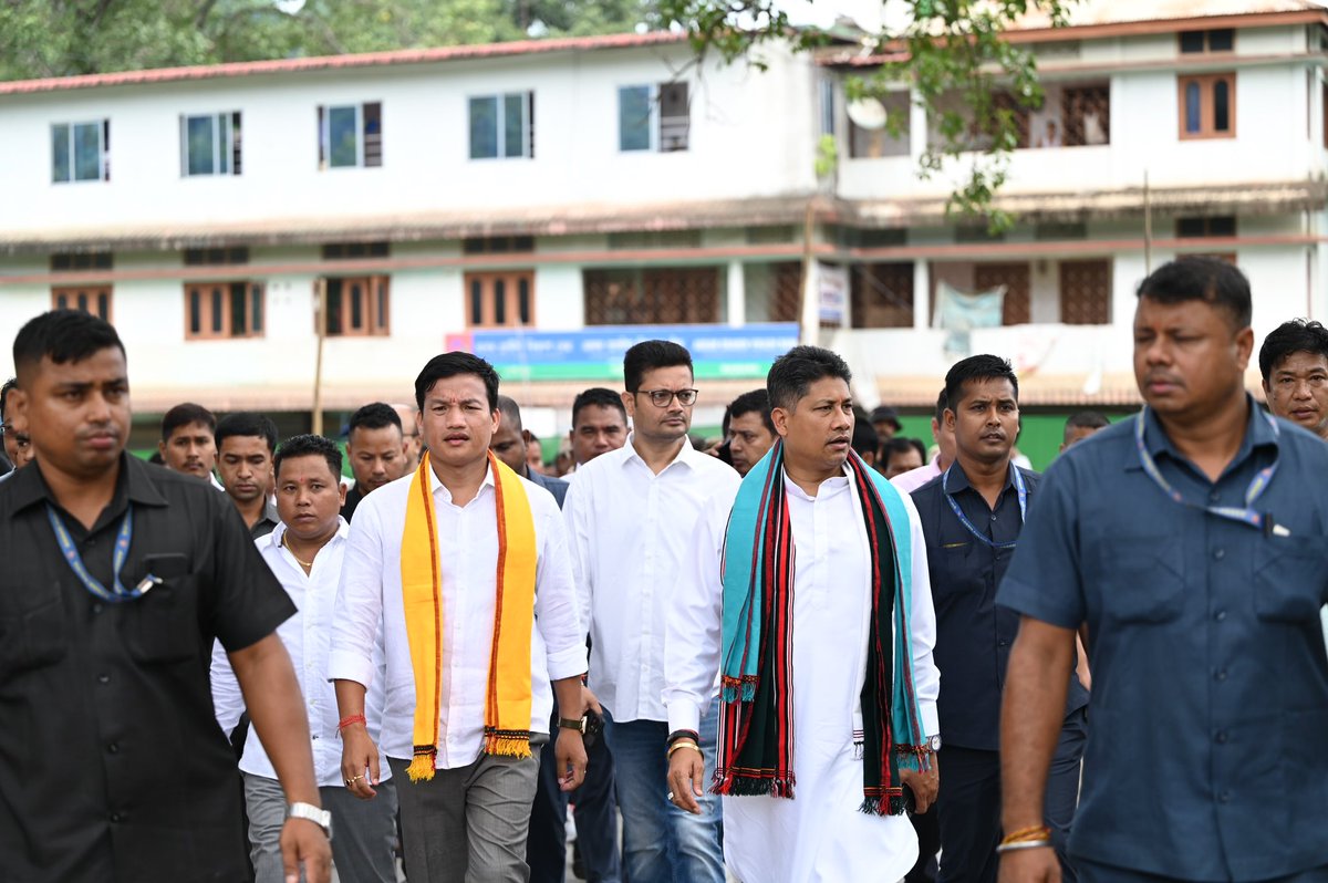 gorlosadebolal's tweet photo. The BJP Maibang Mandal's newly constructed building was inaugurated by Assam's Hon'ble Minister, Shri @Pijush_hazarika. Attended by EMs DHAC, BJP members &amp; local residents, it will serve as the party's headquarters and hub for activities. https://t.co/TfmBItf4QB