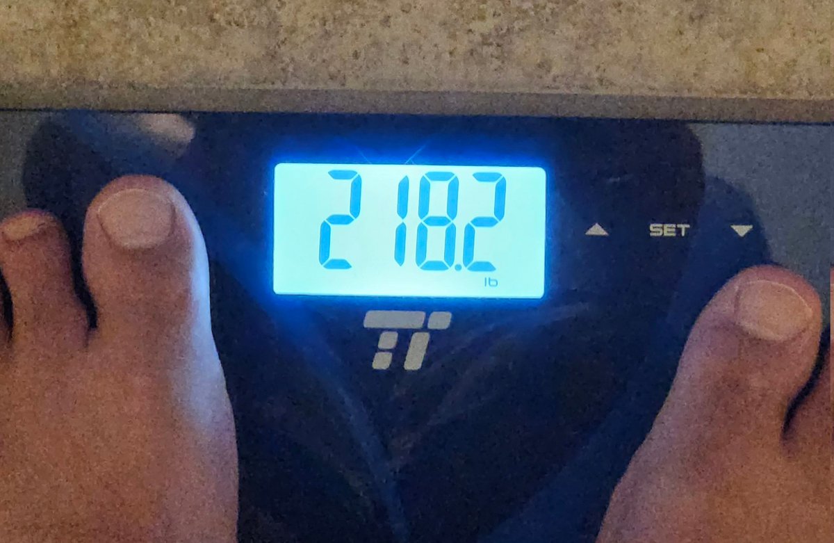 It was a successful week I'd say. I was busy at work so couldn't work out as much and it was a holiday weekend but I stayed on track with my diet and am down a lb. Success feels good.
#weighinwednesday