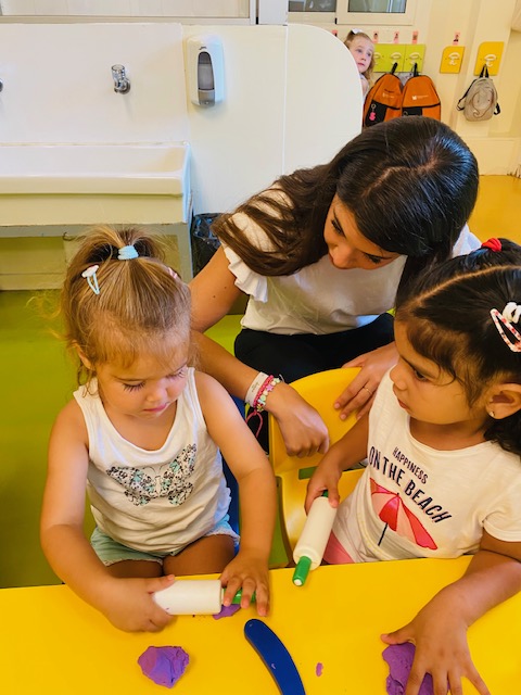 JesuitesEdu's tweet image. 🎒 ⚡ En aquest primer dia del curs, hi ha una barreja d'emocions i unes motxilles carregades d'il·lusió, nervis i alegria.
Des de Jesuïtes Educació us desitgem un molt bon inici del #curs2324!

📷 Imatges de l'escola #JEGràcia.