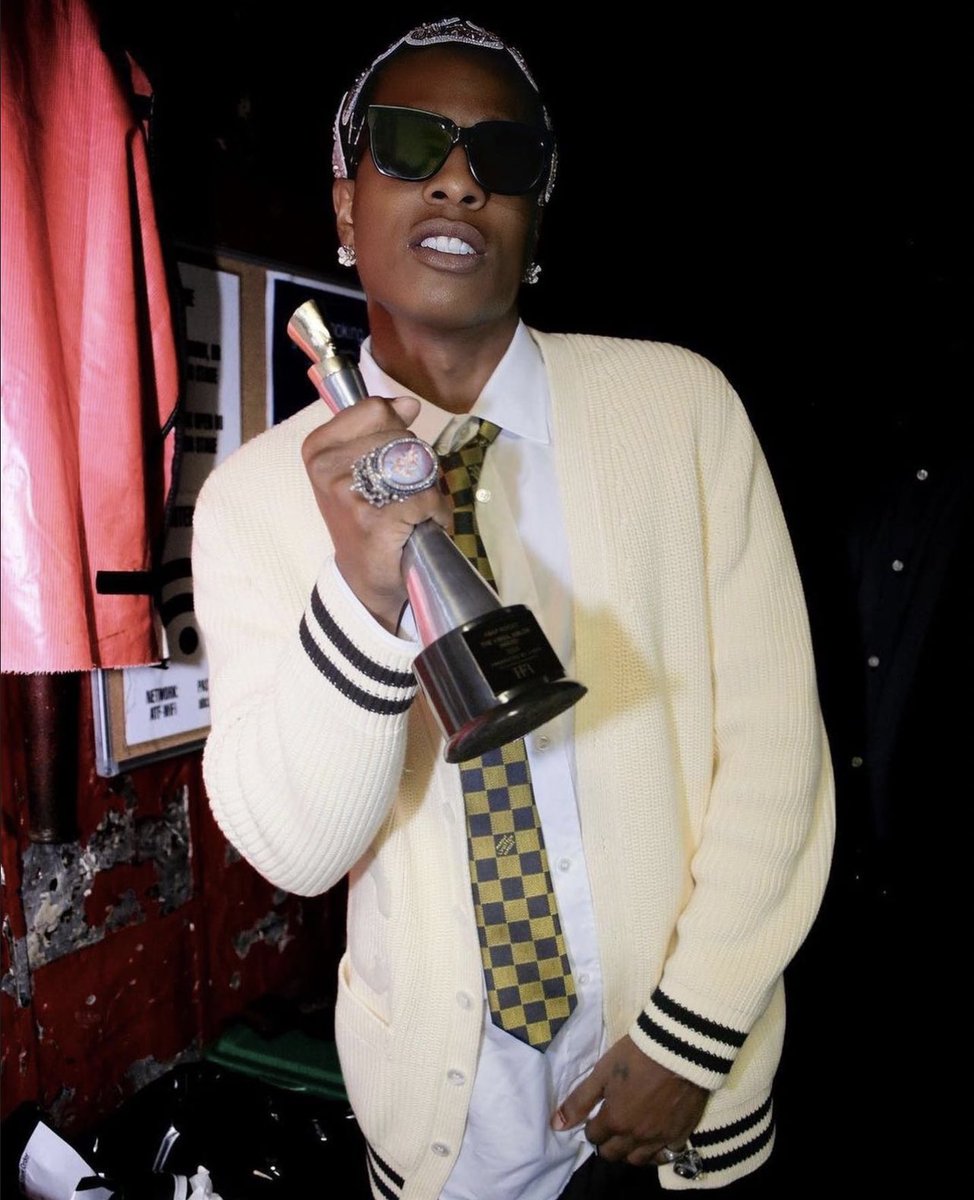 StreetFashion01's tweet photo. Asap Rocky won the Virgil Abloh Award Last Night!🖤 https://t.co/NU8UM0GlUP