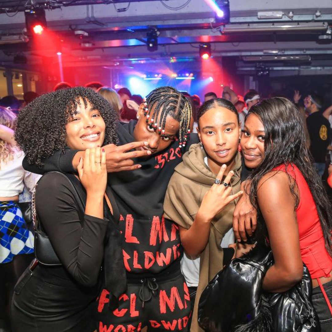 We wonder who will be the most rowdy, last years or this year's freshers? 😜📸 #brunelfreshers23 #bruneluni #brunelstudents