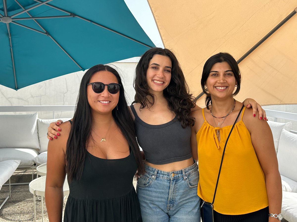 A September heatwave + a roof terrace =

A plancha #MagicTuesday in the Paris office ✨

#CompanyCulture #Heatwave