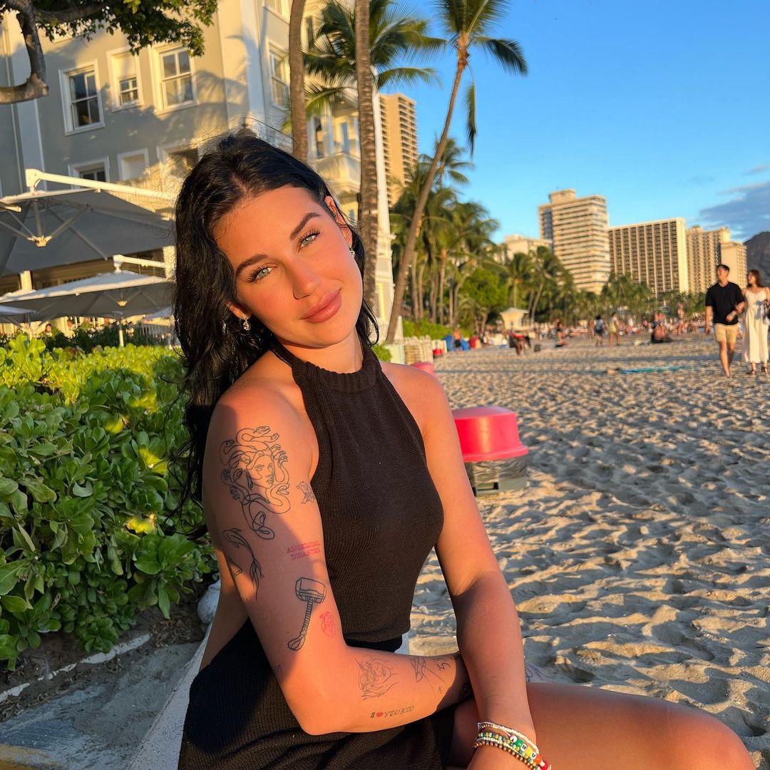 angellesfans's tweet photo. Beach bae ☀ https://t.co/dHwHCG55t4