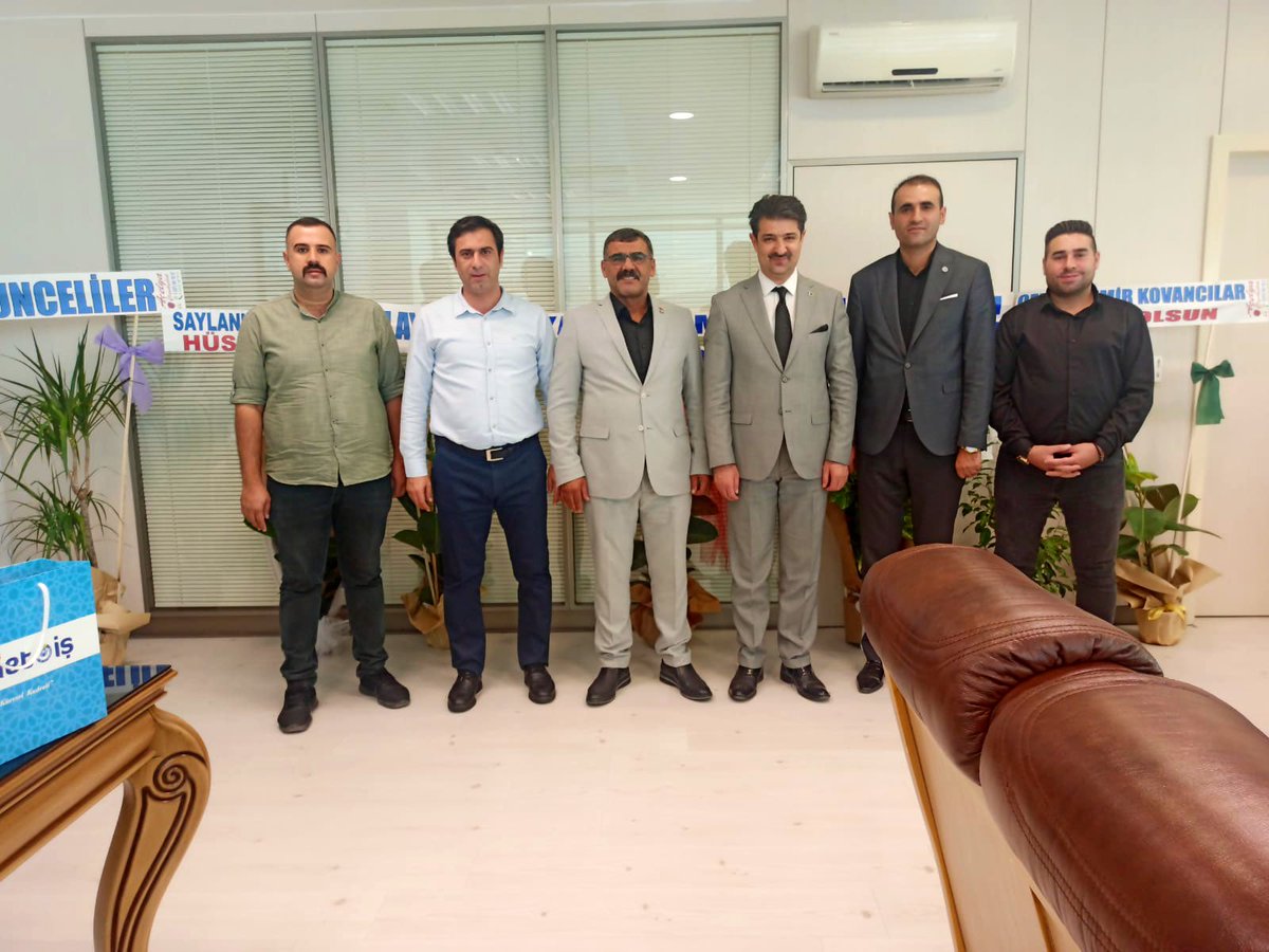 hizmetiselazig's tweet photo. 🛫🛬
Şube Başkanımız ve Yönetim Kurulu Üyelerimiz, Elazığ Havalimanı Müdürlüğüne atanan @AbidinGorur’e makamında hoşgeldin ziyaretinde bulundular. 
@hizmetiselazig olarak Elazığ Havalimanı Müdürlüğüne atanan Sayın GÖRÜR’e yeni görevinde başarılar dileriz. https://t.co/YskBwP9JrR