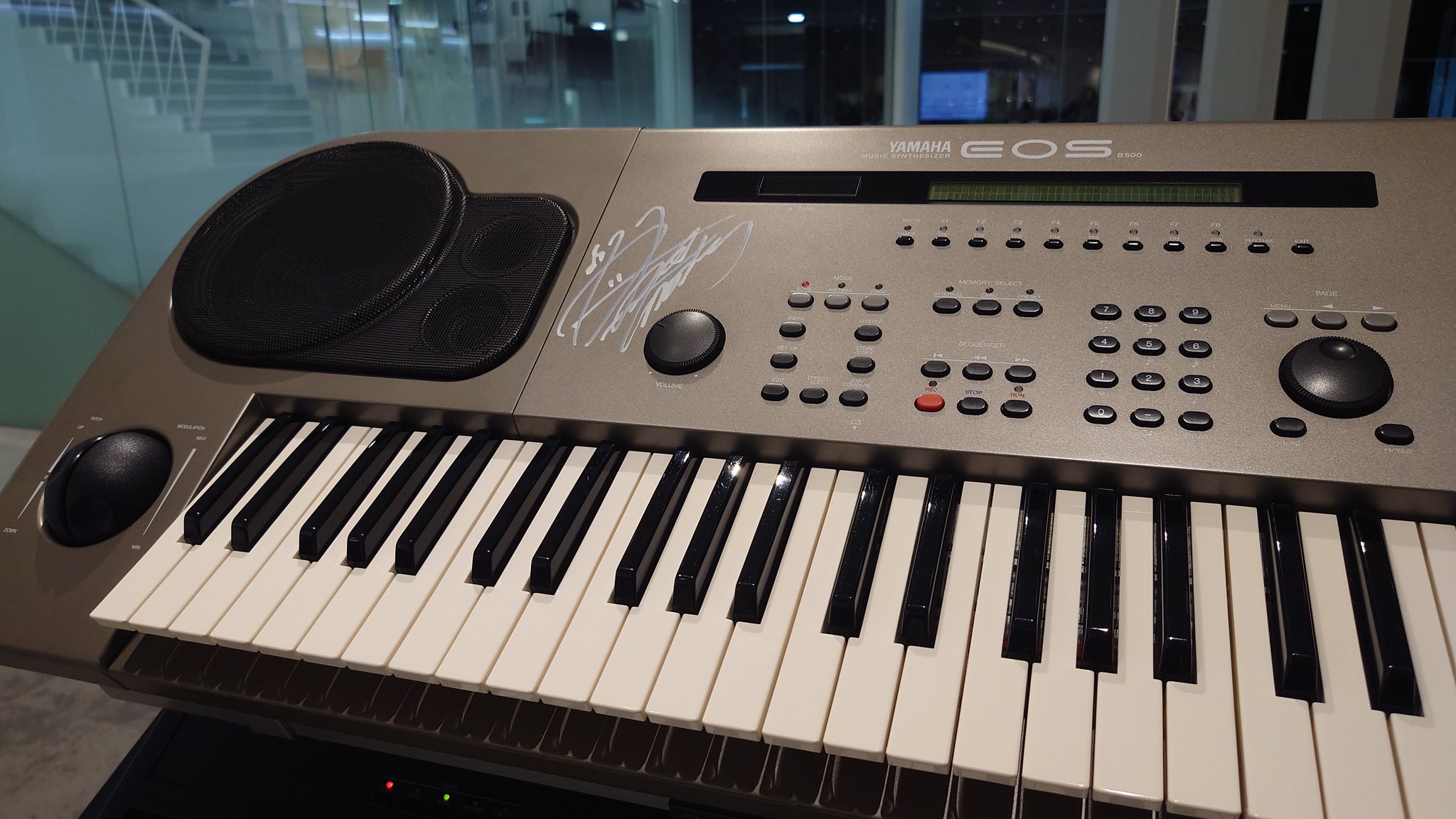 美品】YAMAHA EOS B500 シンセサイザー キーボード ピアノ 楽器 小室