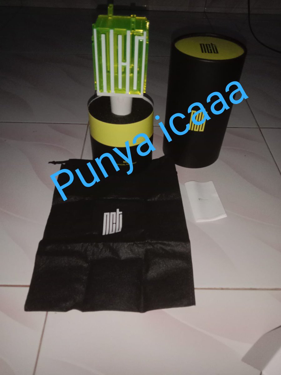 nanajaeeeem's tweet photo. WTS/WANT TO SALE

OFFICIAL LIGHSTICK LS NCT

💸 670nego (include packing)

dom jogja (bantul)

* blm pernah kepake samasekali 
* good condition
* blm pernah di tempelin stiker
* dm for detail

# wts wtb ina lighstick ls nct dream 127 https://t.co/LH7hLUDyZ9