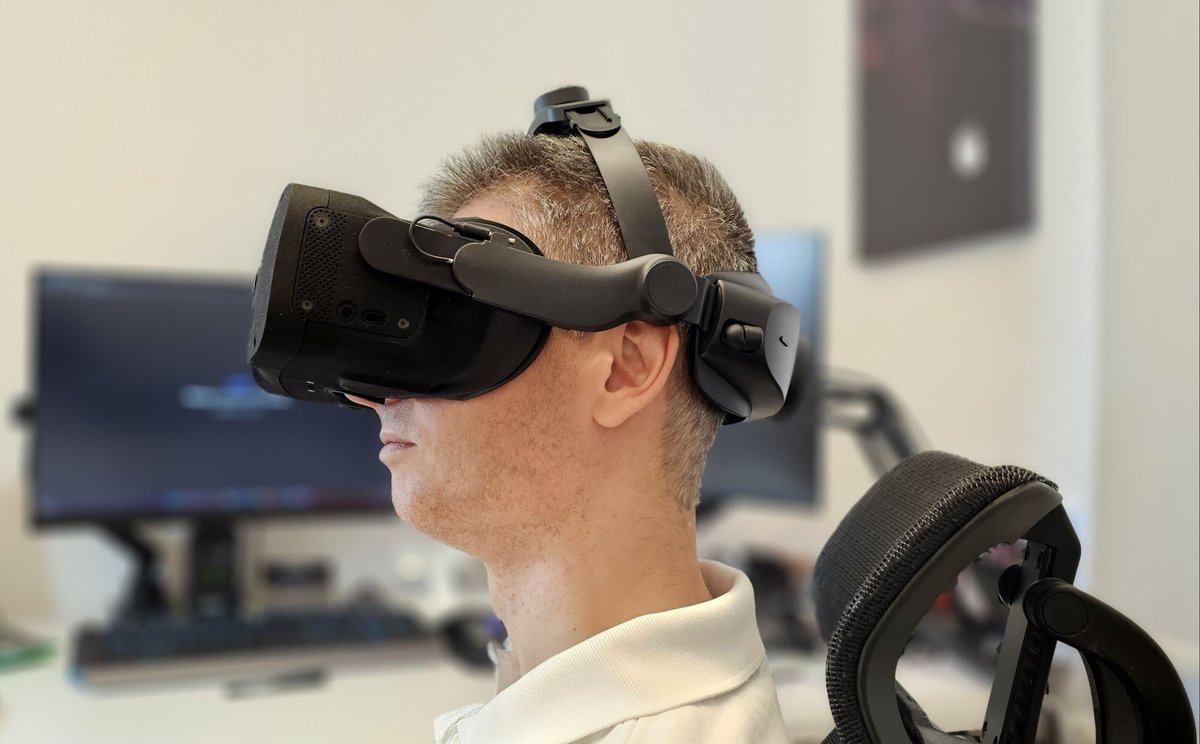 Oh, hey! Nice to see you! 👀

 Long live #PCVR! 🤘

<a href="/SomniumSpace/">Somnium Space</a> #VR1 #SomniumVR1