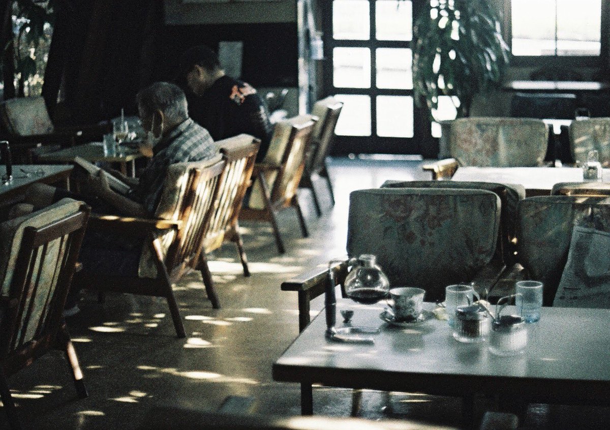 hirophotograph_'s tweet photo. 喫茶店。
#filmphotography https://t.co/sy2ZCgfCZu
