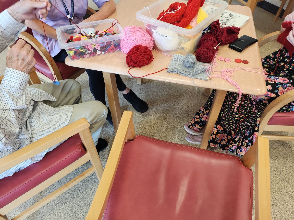 Robinward24's tweet photo. Kingsley ward patients enjoying knit and natter with Emily, our activities coordinator, this morning #patientactivity #wellbeingandrecovery #MentalHealthMatters #nottshc https://t.co/pz1IUr1onf