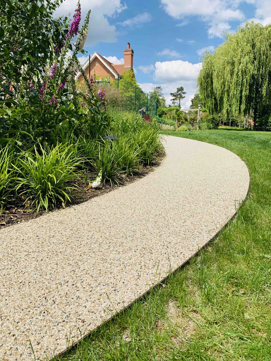 RonaDeck's tweet image. Gorgeous outdoor pathway done right with our Resin Bound Surfacing Resin Part A &amp;amp; B! Share your thoughts in the comments.

Visit our website today to fill in our free quotation form!

#ResinBound #PathwayGoals #RonaDeck #ResinBoundSurfacing #Pathway #Walkway #Resin