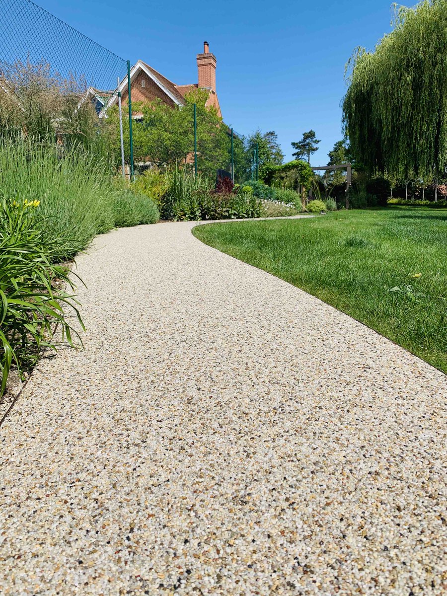 RonaDeck's tweet image. Gorgeous outdoor pathway done right with our Resin Bound Surfacing Resin Part A &amp;amp; B! Share your thoughts in the comments.

Visit our website today to fill in our free quotation form!

#ResinBound #PathwayGoals #RonaDeck #ResinBoundSurfacing #Pathway #Walkway #Resin