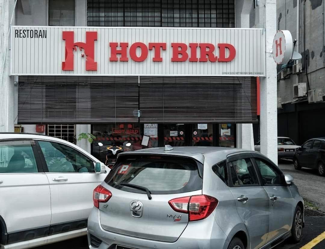 MalaysianFoods's tweet photo. Bye2 KFC dengan Mcd!! 

Dengan ini, hotbird katanya dinobatkan ayam paling sedap. Yang pernah try tu tau lah rasa dia macam mana, memang 10/10

Dia punya juicy memang extreme habis, rangup pedas2 dia perfect,. tengok gambar pun dah terliur

📌 Hot Bird, Petaling Jaya https://t.co/VGx6Bor2A5