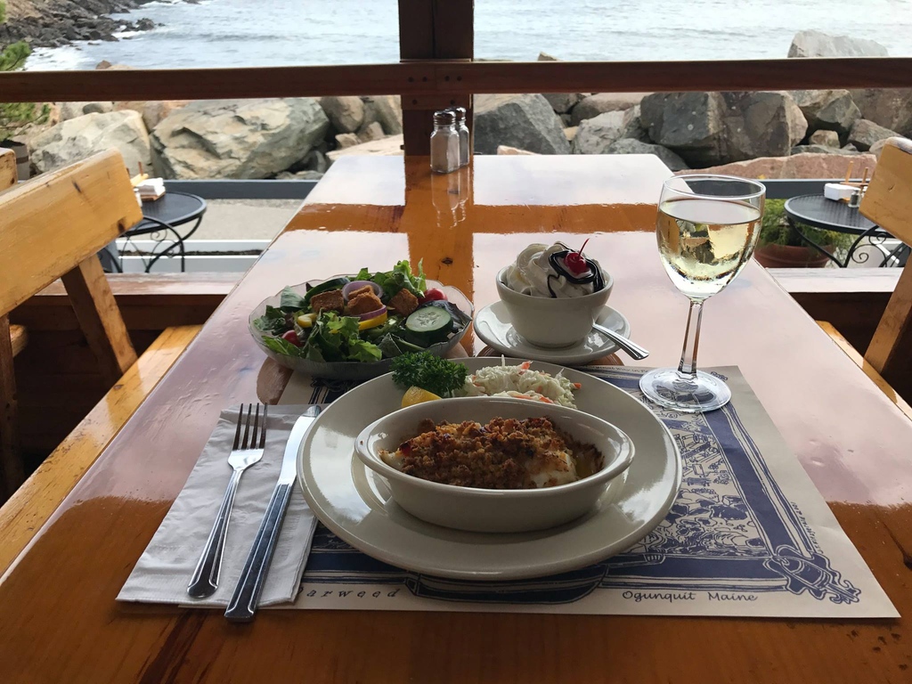 DunesOgunquit's tweet photo. Take a stroll down the #MarginalWay and don't forget to stop off at #Oarweed! Sample their delicious #seafood and take in the views of the #water while you're at it. ⁠
⁠ https://t.co/YQ7Ku1GkeT