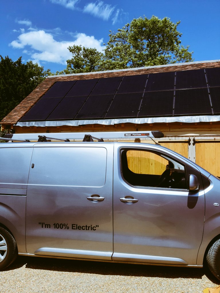 Am looking to better understand the murky world of elec suppliers 'standing charges'. Our business is with <a href="/edfenergy/">EDF 🇬🇧</a> and we pay 25p / day. <a href="/OctopusEnergy/">Octopus Energy</a> are quoting me a standing charge if 145p / day for their Panel Power tariff. Explanations please