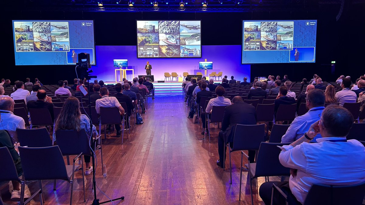 Madlen Nicolaus (@madlennicolaus) on Twitter photo „Right here. Right now. - Digital twins and the transformation of German rail“ - inspiring keynote by our CTO <a href="/BurkhardBoeckem/">Burkhard Boeckem</a> at #railwayforum23 in Berlin today <a href="/HexagonAB/">Hexagon AB</a> „Right here. Right now. - Digital twins and the transformation of German rail“ - inspiring keynote by our CTO <a href="/BurkhardBoeckem/">Burkhard Boeckem</a> at #railwayforum23 in Berlin today <a href="/HexagonAB/">Hexagon AB</a>