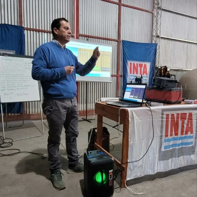 Presentes:
👉Jornada a campo de intensificación agrícola 2023 de la mano de INTA Brk.

Ing.Agr. Fernando Scaramuzza del equipo de Agricultura de precisión de la EEA INTA Manfredi.

📍La Paquita, Córdoba.

#Prodas #Innovacion
#Tecnologia #Agricultura 
✅✅✅✅✅✅✅✅✅✅✅