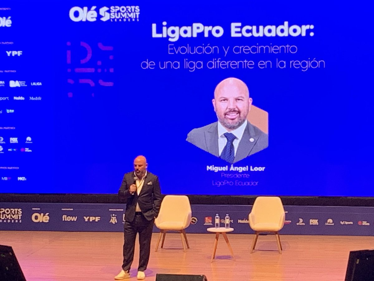 @miguelloor , presidente de @LigaProEC en conferencia en el #SportSummit 2023 . Cuenta en estos momentos cómo ha sido el inicio, la historia, la política deportiva y los resultados de #LigaPro - #LigaTop ✅⚽️🇪🇨✍️