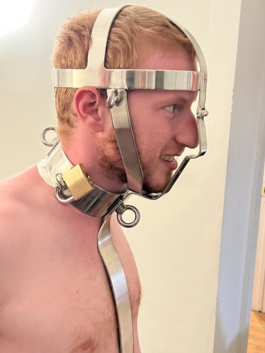 danielbind's tweet photo. Over Dore Alley weekend in San Francisco, I was very fortunate to meet @bondagefan70 at the @SeriousMBondage institute. He offered to let me try on his metal exoskeleton. A very cool bondage experience I won’t soon forget! https://t.co/6zCVAWVwcM