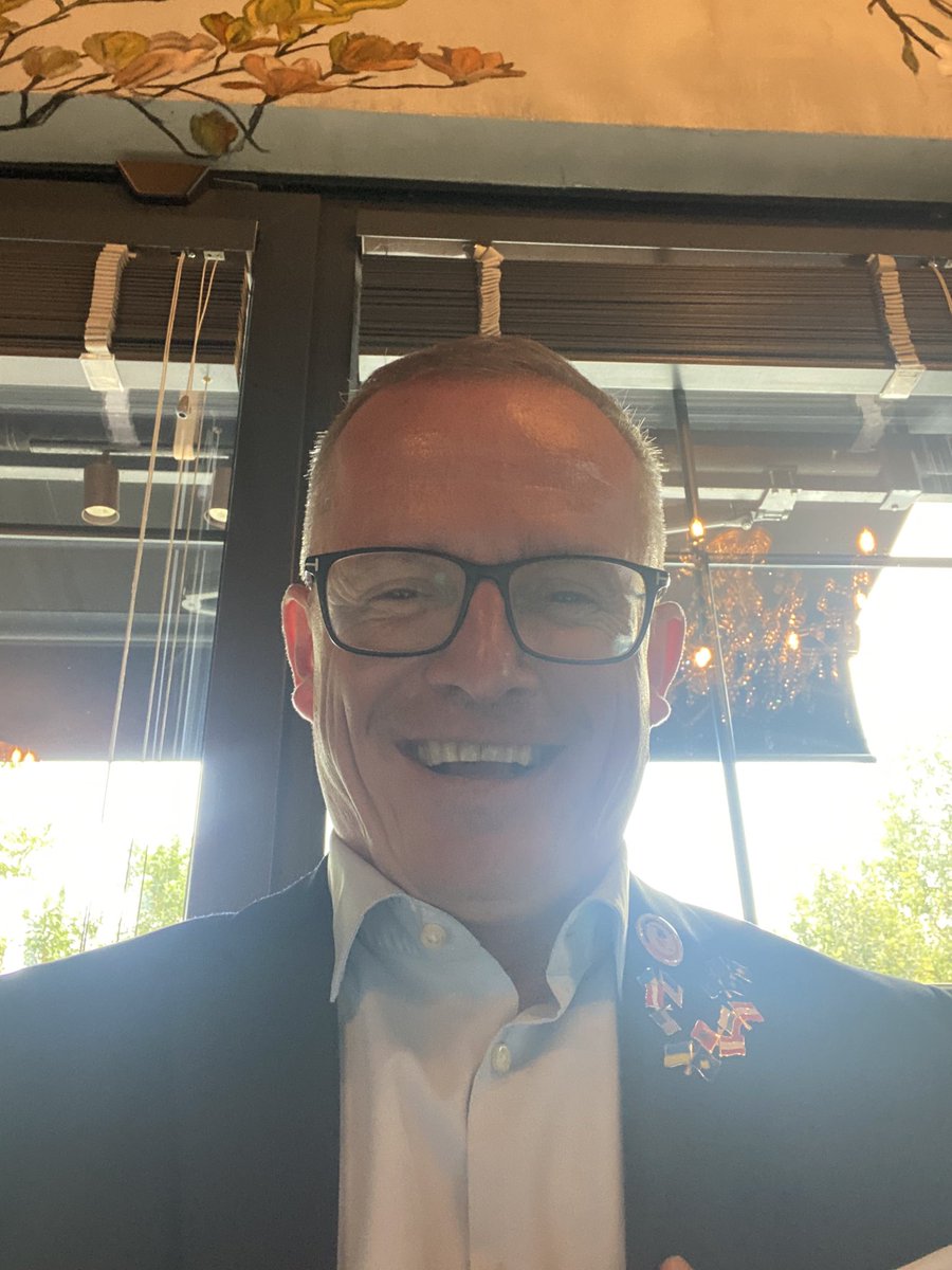 GunterFehlinger's tweet photo. I am honored to participate in Kosovo 🇽🇰 Austria 🇦🇹 Friendship Society Board Meeting in my position of Vice-president - I call all friends of Austria 🇦🇹in Kosovo 🇽🇰to join #SMKA https://t.co/EJRu4P7qPj https://t.co/FdMx7yJdjf