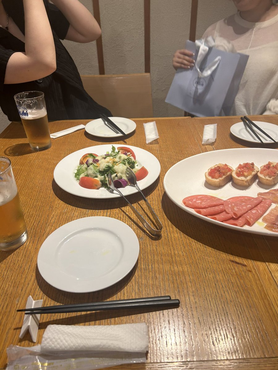 momo_nyon's tweet photo. 友達のネイル💖 https://t.co/m16aVk67Rb