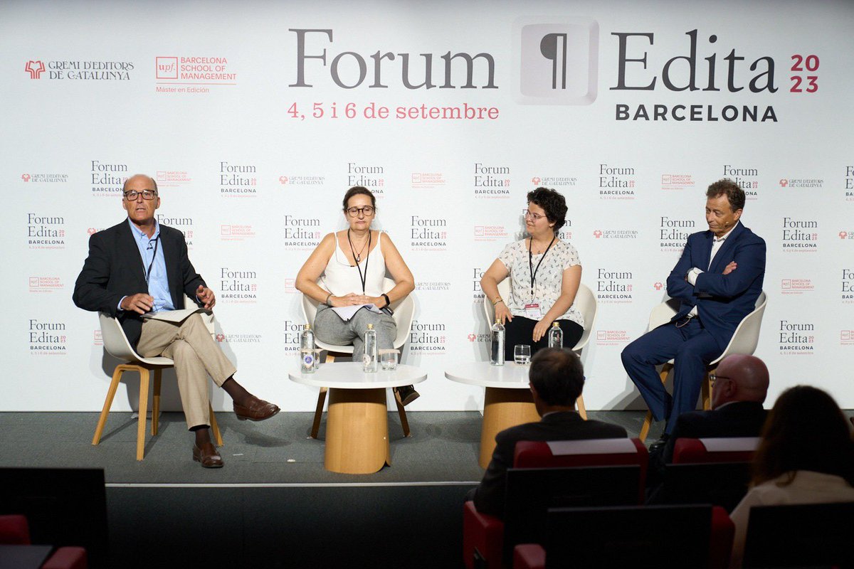 #ForumEdita (@forumedita) on Twitter photo Comença la taula rodona ‘Nous hàbits i comprensió lectora’ amb Paulo Cosín, editor i fundador de <a href="/EdicionesMorata/">Ediciones Morata</a>, Rosa Maria Dos Santos, bibliotecària de <a href="/epnsdiputacio/">Escola Pia Nostra Senyora</a> i <a href="/Mixa_QL/">Mixa</a>, booktuber, prescriptora literària i dinamitzadora cultural <a href="/somAJLC/">Associació de Joves Lectors Catalans</a>. Modera: <a href="/MasllorensEnric/">Enric Masllorens</a> Comença la taula rodona ‘Nous hàbits i comprensió lectora’ amb Paulo Cosín, editor i fundador de <a href="/EdicionesMorata/">Ediciones Morata</a>, Rosa Maria Dos Santos, bibliotecària de <a href="/epnsdiputacio/">Escola Pia Nostra Senyora</a> i <a href="/Mixa_QL/">Mixa</a>, booktuber, prescriptora literària i dinamitzadora cultural <a href="/somAJLC/">Associació de Joves Lectors Catalans</a>. Modera: <a href="/MasllorensEnric/">Enric Masllorens</a>