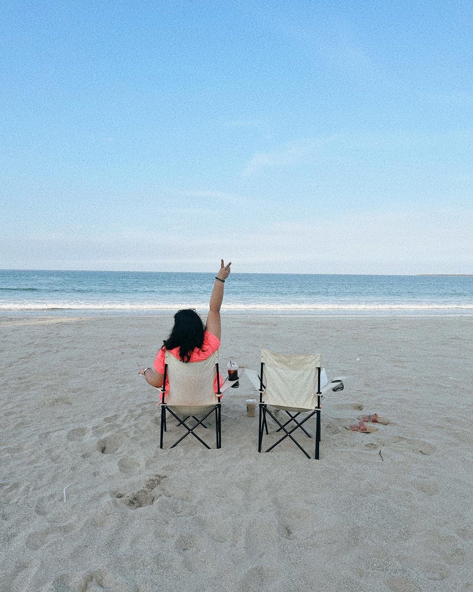 cleyeol61's tweet photo. Spent my birthday leave decluttering my stuff, getting a haircut, grabbing some banh mi &amp; my free birthday coffee from Starbucks, and chilling at the beach. 😊 https://t.co/5RypPdSHZ6