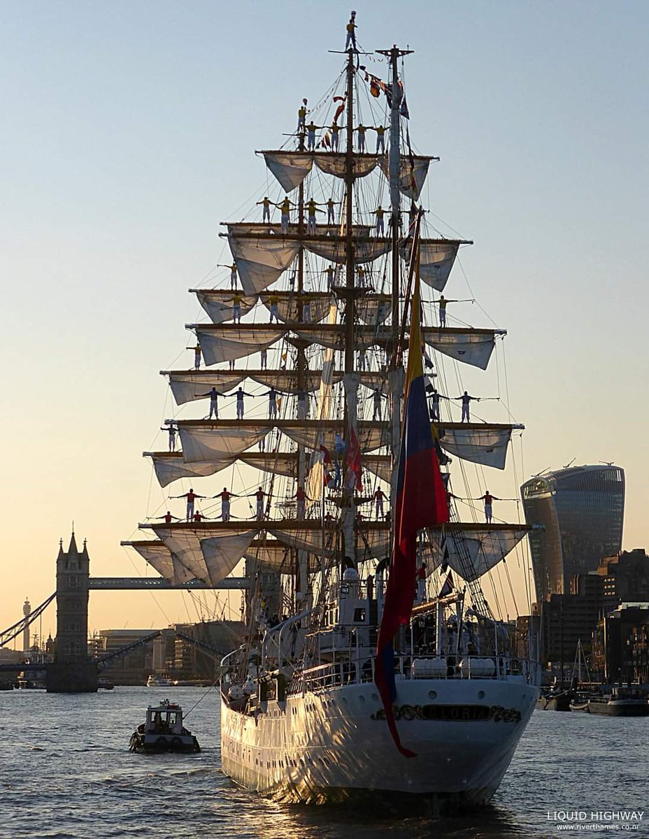 ARC GLORIA approaching Tower Bridge 2015