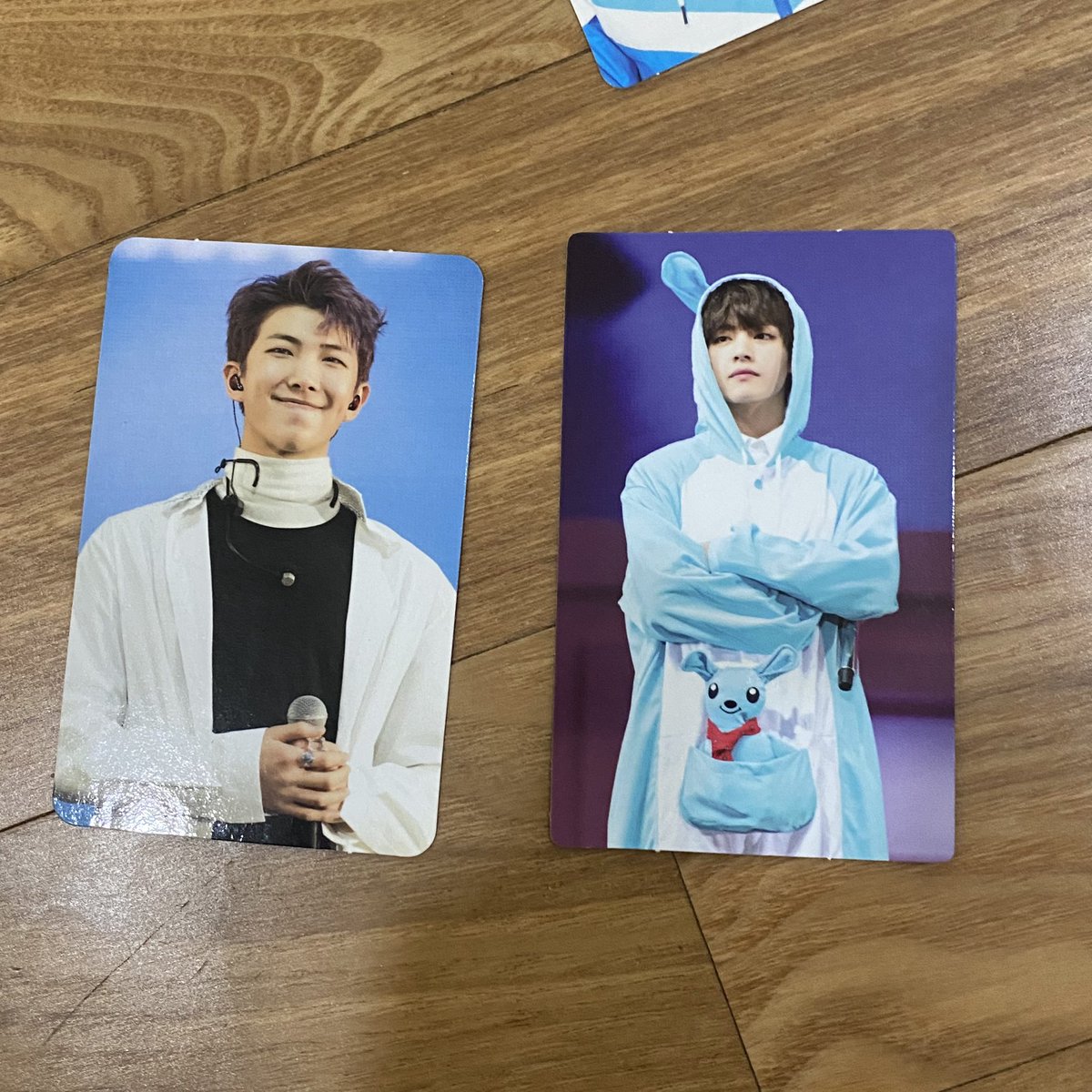 malangjadoo's tweet photo. 방탄소년단 윙파콘 머스터4 4스터 디비디 dvd 양도

윙파 - 포카 rm 4.5
머스터4 - 포카 뷔 정국 10.0

택배비 +0.4

BTS taehyung sell wings muster

Korean account/address only https://t.co/dVlmebwwwF