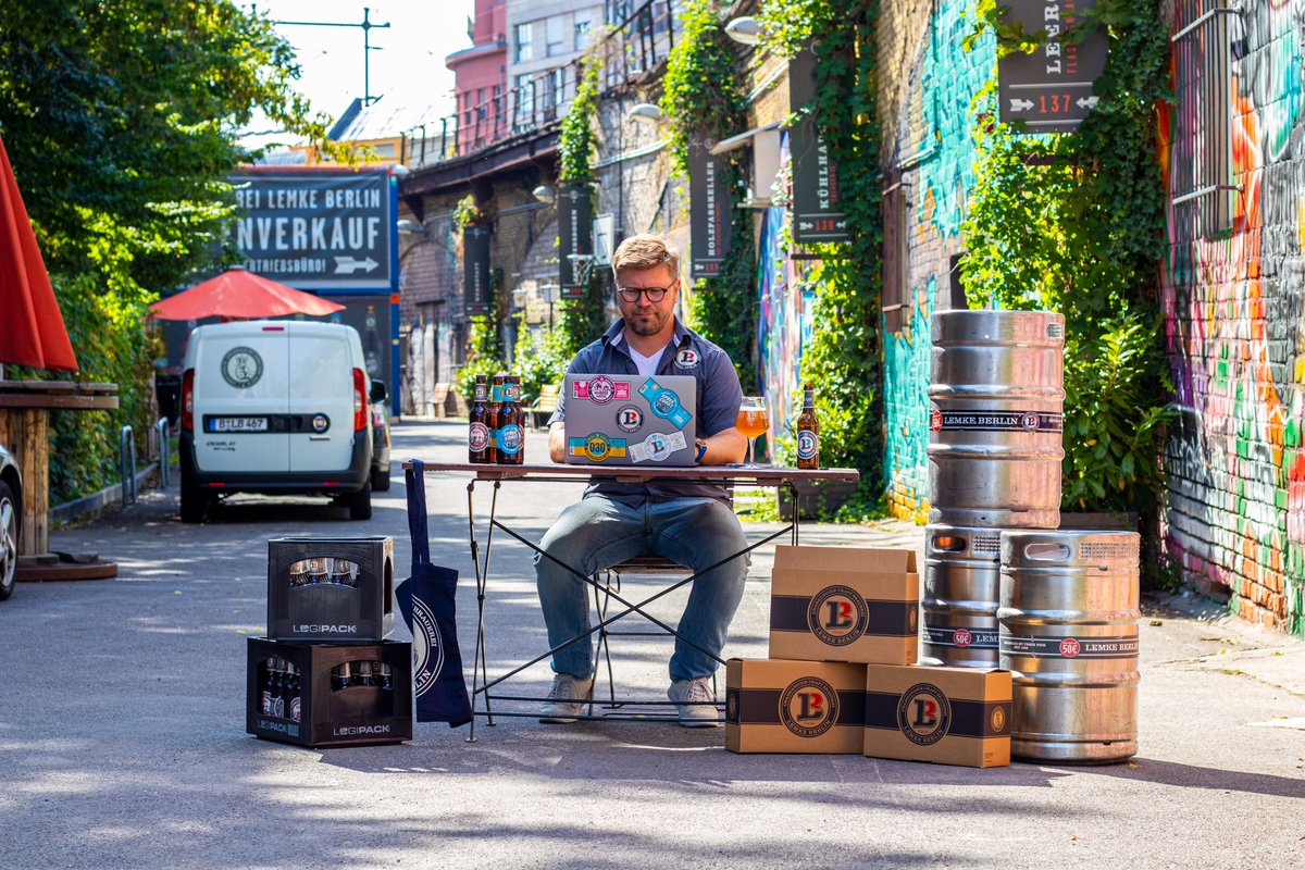 mortsch's tweet photo. @KaiDiekmann Brauhof - Office 🍻 https://t.co/Y64VB5Tew3