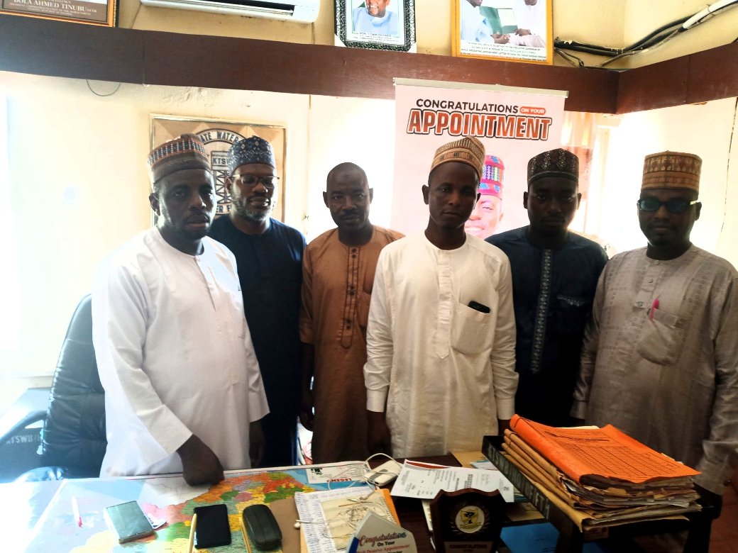 ktwaterboard's tweet photo. The MD. KTSWB Engr. Dr. Tukur Hassan Tingilin received the NLC HOUSING ESTATE COMMUNITY ASSOCIATION on a courtesy visit. 
The Secretary of the community Ahmed Muazu MNIM on behalf of the community wish to request for Extension of Water Supply to the NLC HOUSING Estate. https://t.co/PG0akzjxZU