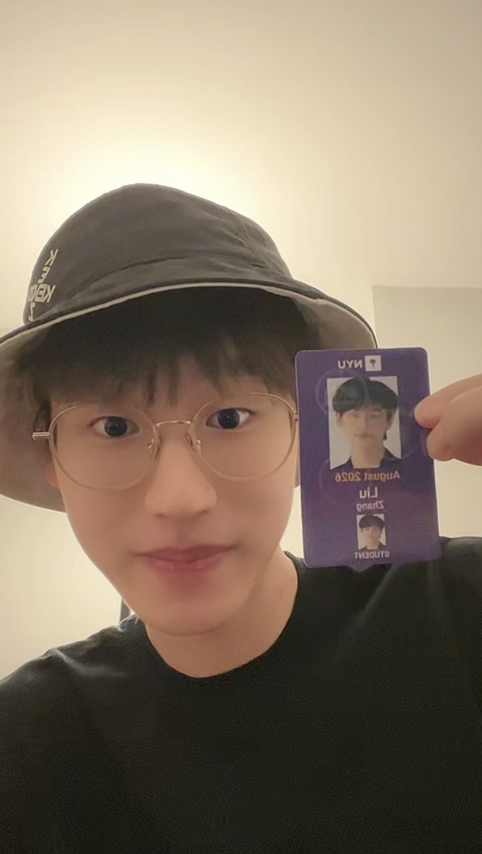 marktbam1a's tweet photo. บัตรนักศึกษานายจางหลิว👶🏻
#ห้องไลฟ์เอเค #LiuZhang #AK刘彰 #หลิวจาง https://t.co/kL3XG6HScA
