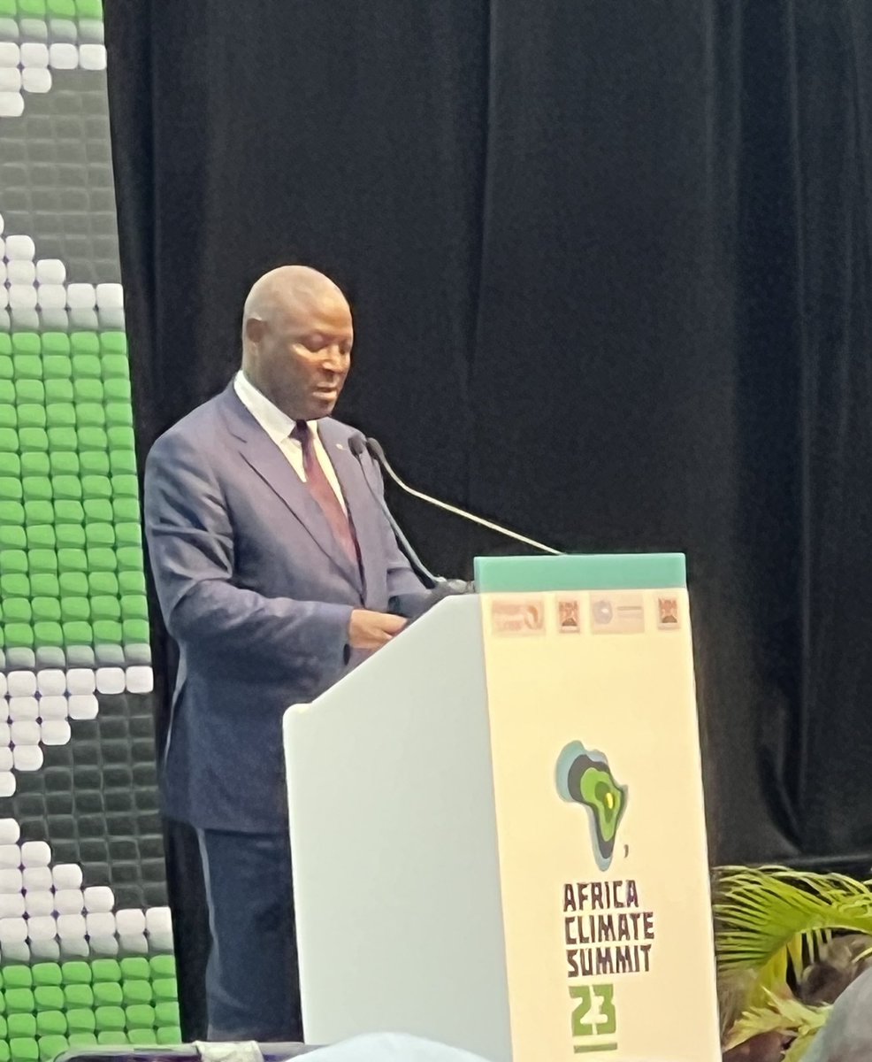 SWJacksonUN's tweet photo. “The #privatesector commits to establish mechanisms to scale up #green investments to fight the #ClimateEmergency” Just one of the many commitments solemnly read out by my brother Dr James Mwangi of @KeEquityBank at #AfricaClimateSummit2023 just now #ACS23 https://t.co/RnUCgXvdLq