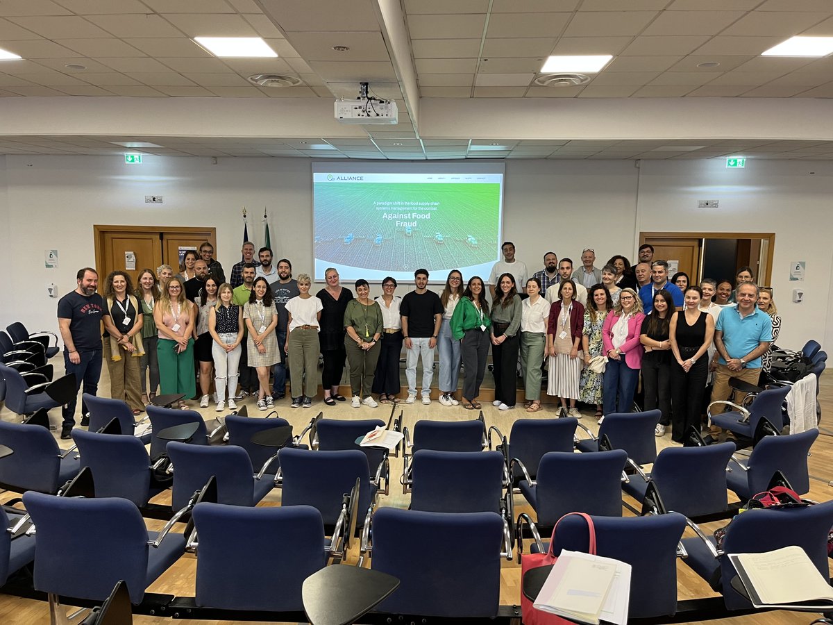 alliance_proj's tweet photo. Live from the consortium meeting in Bologna 👇

#AllianceProjectEu #HorizonEU #FoodFraudFight https://t.co/99C1PSgTss