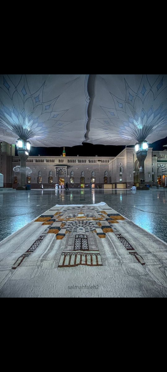 وجهتُ وجهِي نحــو بابِك راجِيًا
والحالُ لا يخفى وأنت عليمُ ..

- الوتر جنة القلوب 💚💚