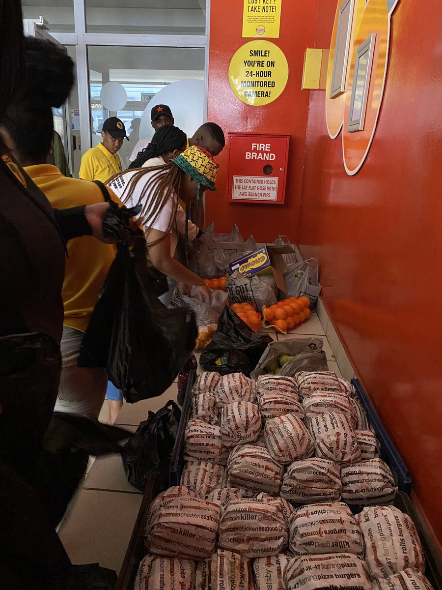 Wits_SRC's tweet photo. The SRC is currently distributing food packages to students who were impacted by the Epozini fire. Those who have been relocated to Diamond House and 56 Jorissen in the aftermath of the incident are the primary recipients of this assistance. https://t.co/J6lV3wIqC6