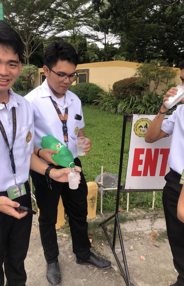 ayemanwheel_'s tweet photo. hahaha d pinapasok ng guard
#anggandamo
#awitsaquizsaresearch
#jerjer
#codenameperd
#yunlang
#letsgo https://t.co/oTW3jZfZug