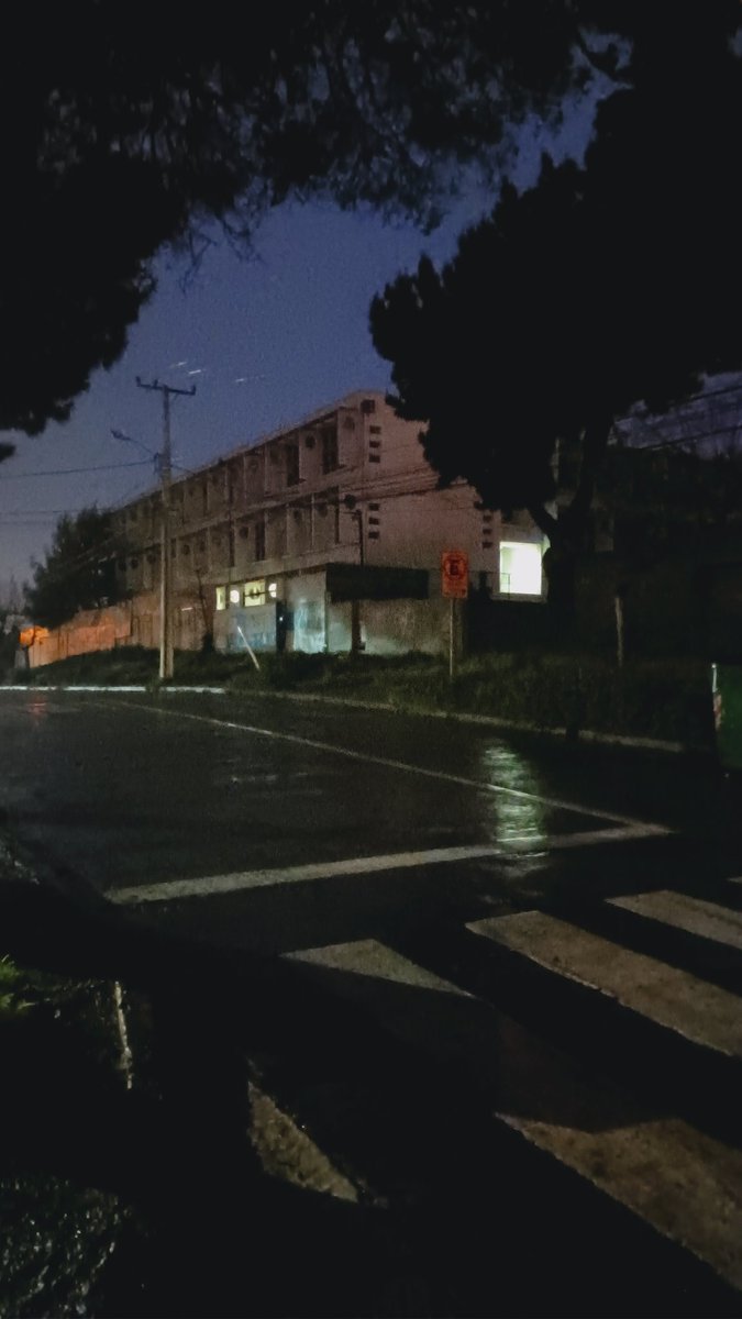 Cach1980Carlos's tweet photo. Totalmente a oscuras calle indico altura escuela Adolfo Tannembaum, Gómez Carreño @MacaRipa @radio_festival @munivina @AlertaVR @vinadenuncia https://t.co/Dkbtp0e6cb