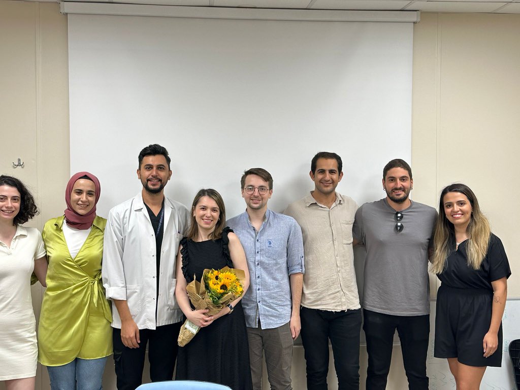 Kliniğimizin 77. Mezunu Uzm. Dr. Asibe Türkkan Ünal’ı tebrik ederiz. 🎉💐