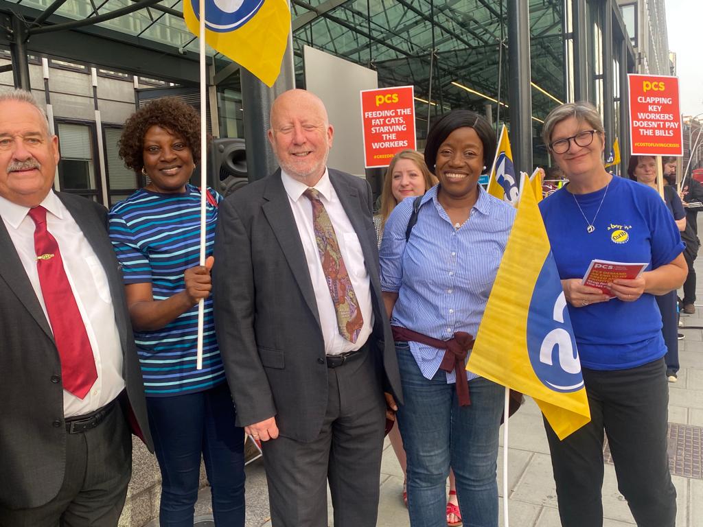 This morning, I joined striking cleaners and security guards on their picket line outside the former BEIS building. Their employer, ISS, has paid out almost £1 million to its board members while offering its workers a measly 2.2% pay rise. Solidarity with @pcs_union.